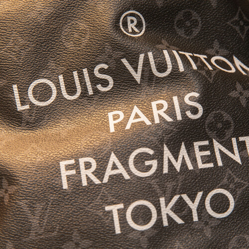 LOUIS VUITTON PARIS FRAGMENT TOKYOの文字が印字されたルイヴィトンのバッグ